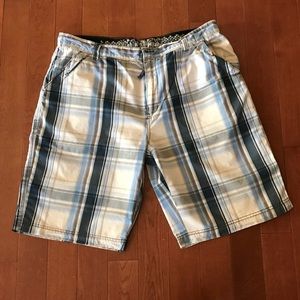 Public Opinion Men’s Shorts Size 40!